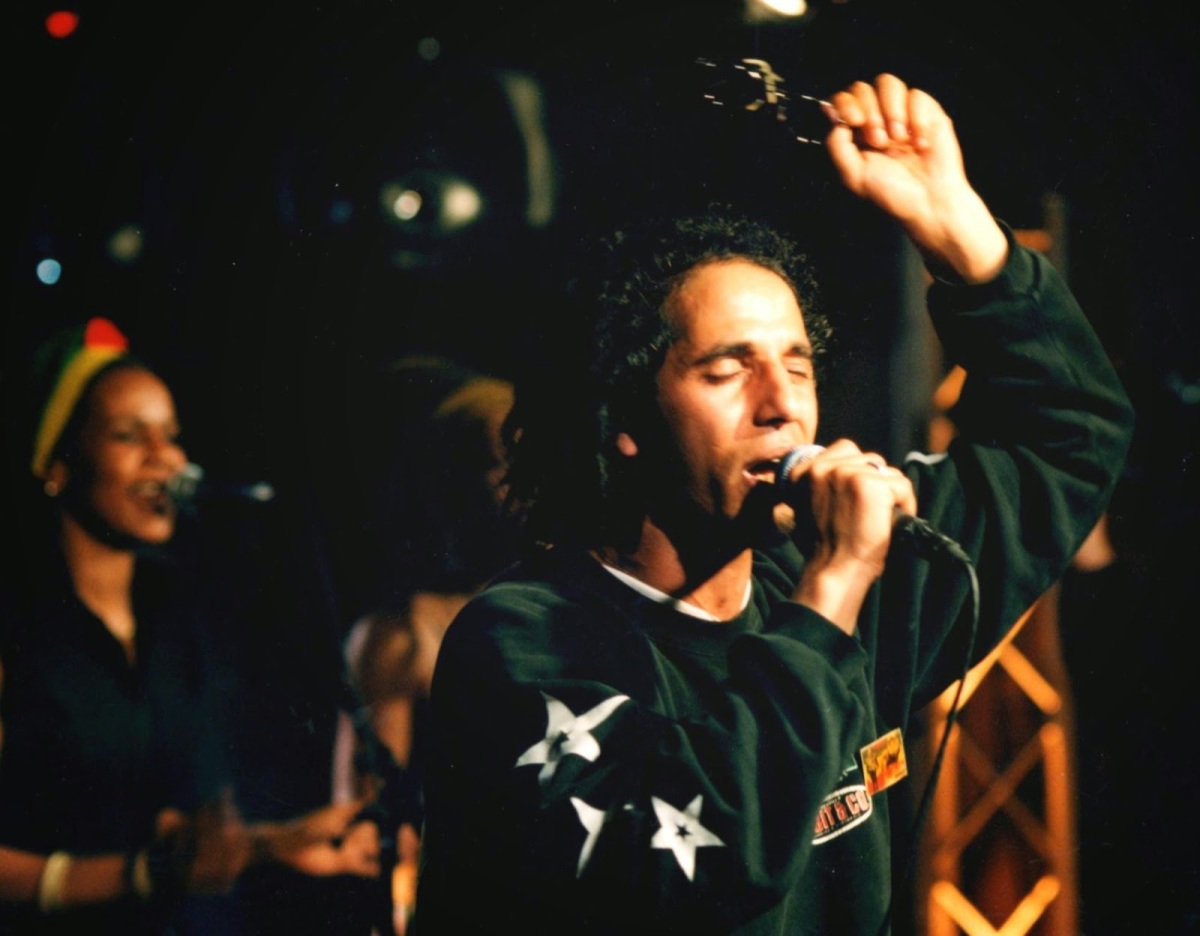 Hosny Bronx brings refreshing reggae music to the world. – 24 Karat Reggae